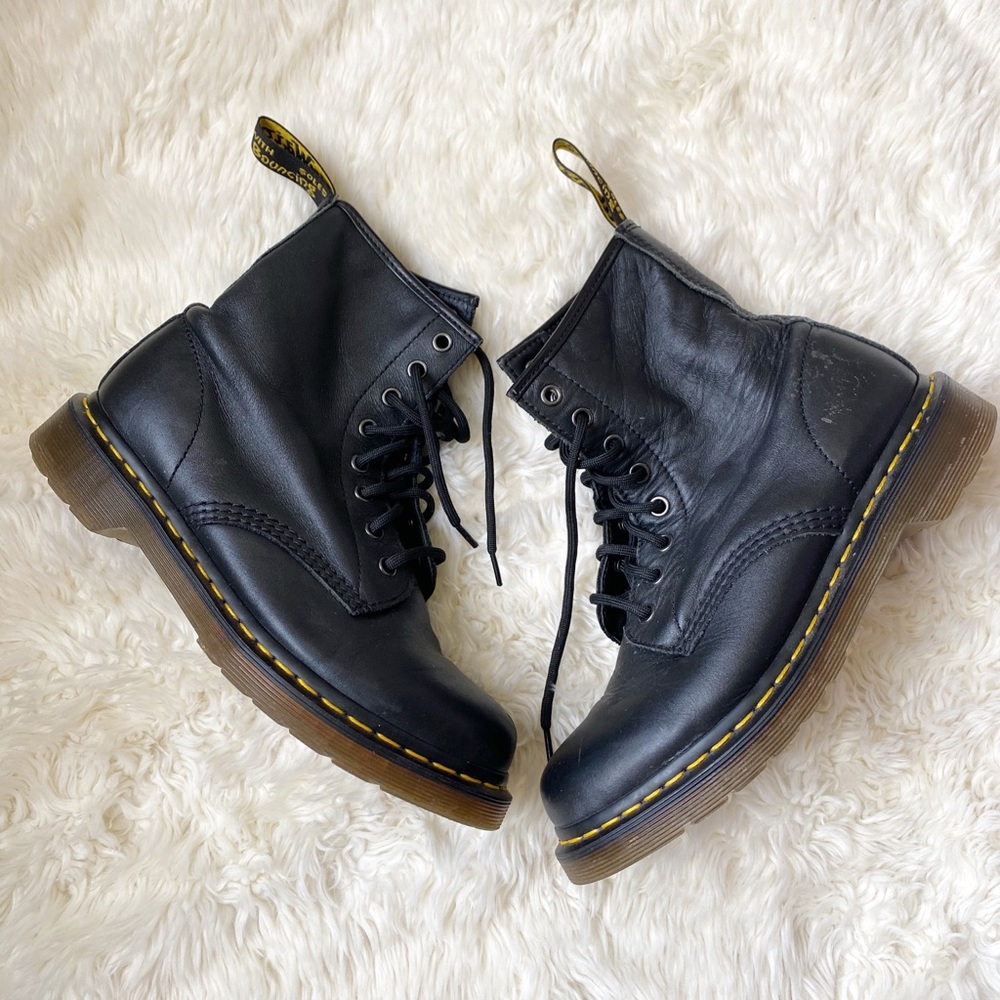 Women’s black Dr Martens boots size 8